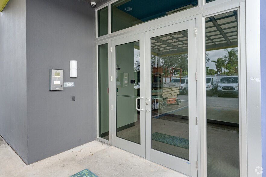More Photos Of 2200 SW 67th Ave, Miami Office For Sale