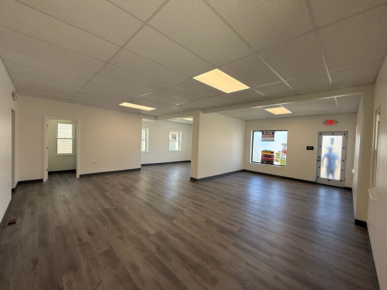 More Photos Of 212 S Black Horse Pike, Blackwood Storefront For Lease
