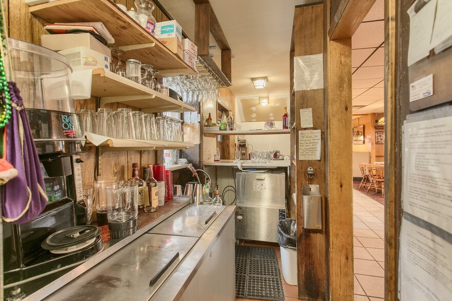 More Photos Of 96 Beach Rd, Salisbury Beach Storefront Retail Residential For Sale