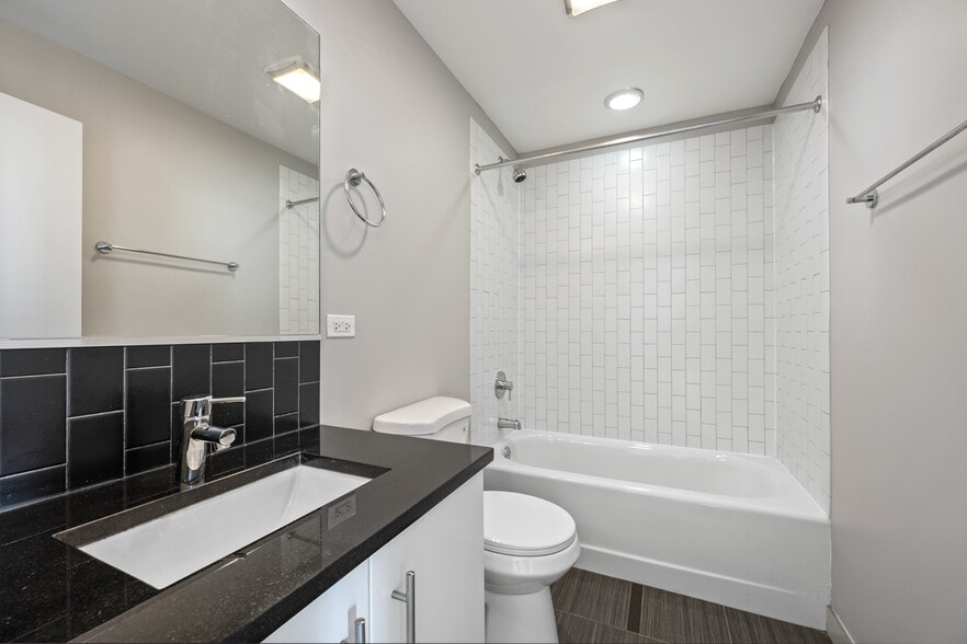 More Photos Of 4659 S Drexel Blvd, Chicago Apartments For Sale