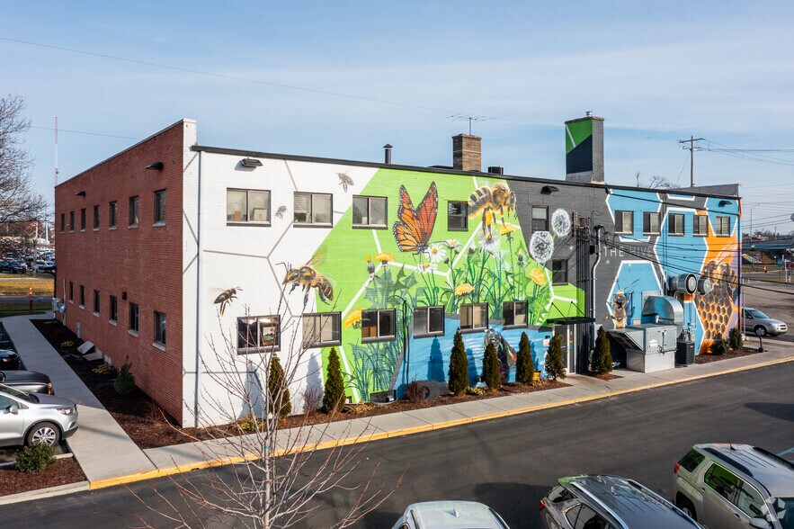 More Photos Of 2722 E Michigan Ave, Lansing Loft Creative Space For Lease
