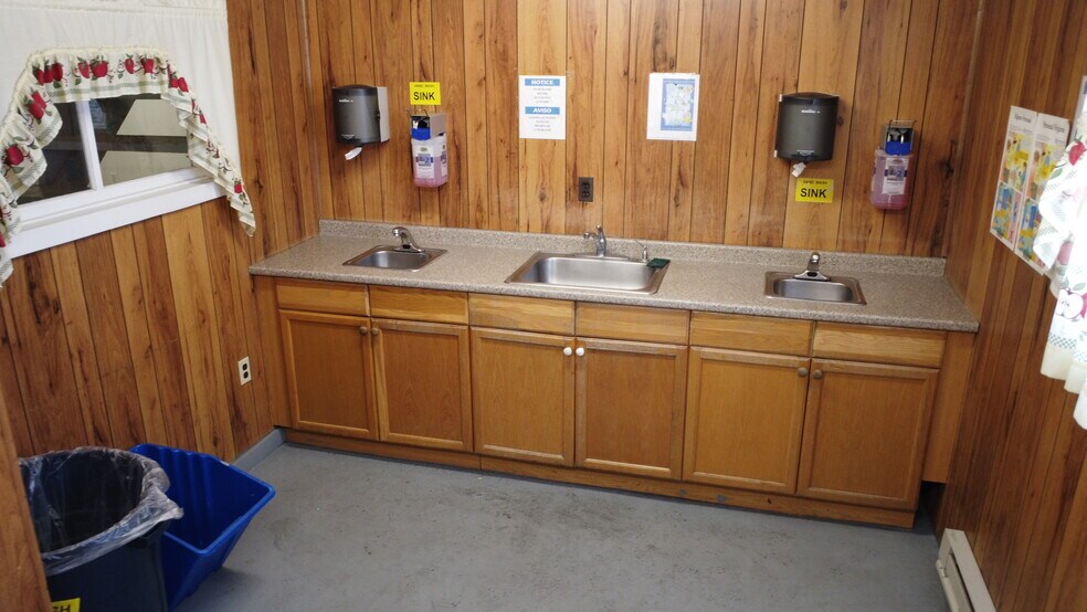 More Photos Of 36 Hull Ave, Clintondale Industrial For Sale