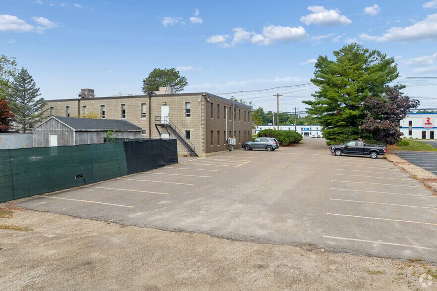 More Photos Of 58 Concord St, North Reading Office For Lease