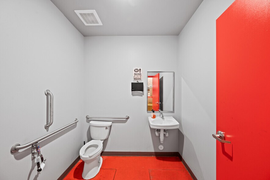 More Photos Of 150 E 800 S, Salt Lake City Storefront Retail Office For Sale