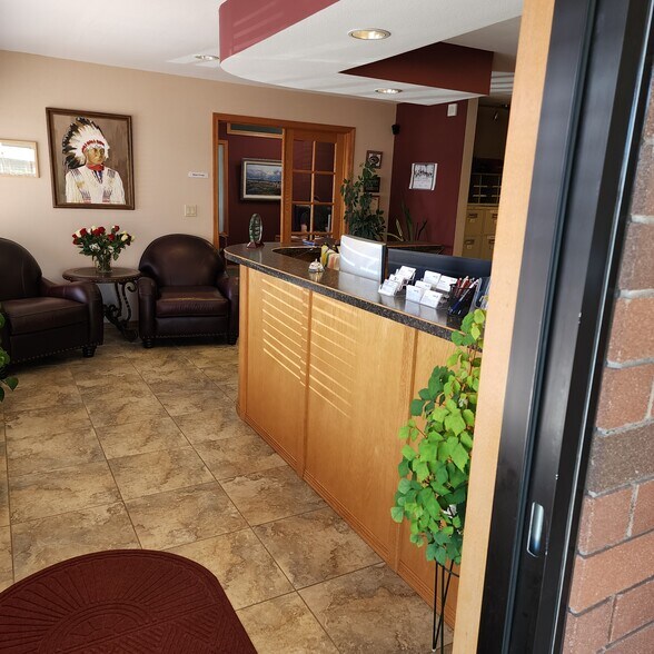 More Photos Of 320 N 20th Ave, Pasco Office For Sale