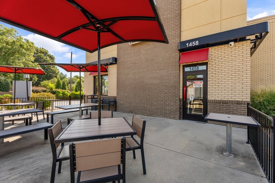 More Photos Of 1458 Jag Branch Blvd, Kernersville Restaurant For Sale