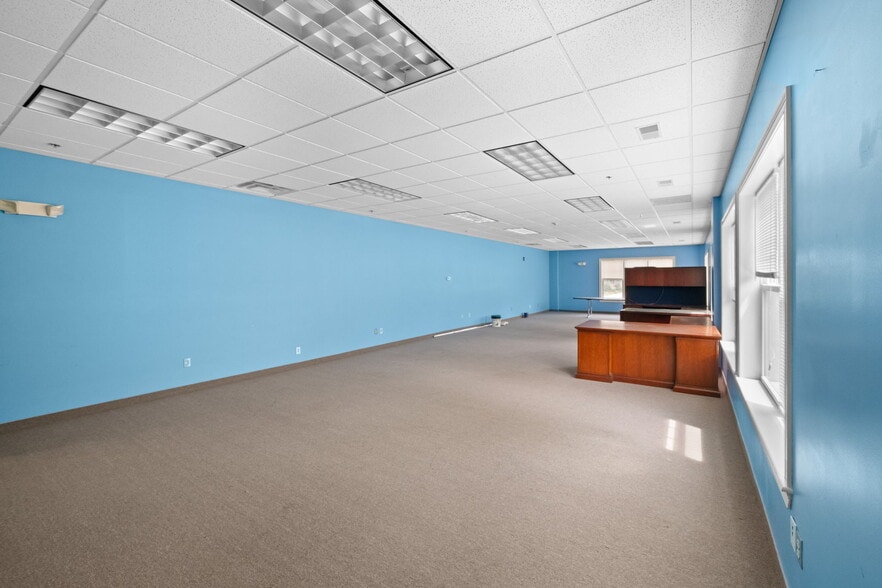 More Photos Of 140 N Franklin St, Holbrook Office For Sale