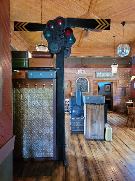 More Photos Of 26 Depot Ave, Windsor Restaurant For Sale