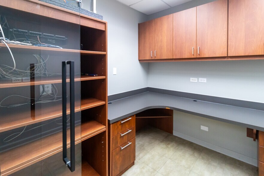 More Photos Of 2400 N Ashland Ave, Chicago Medical For Lease