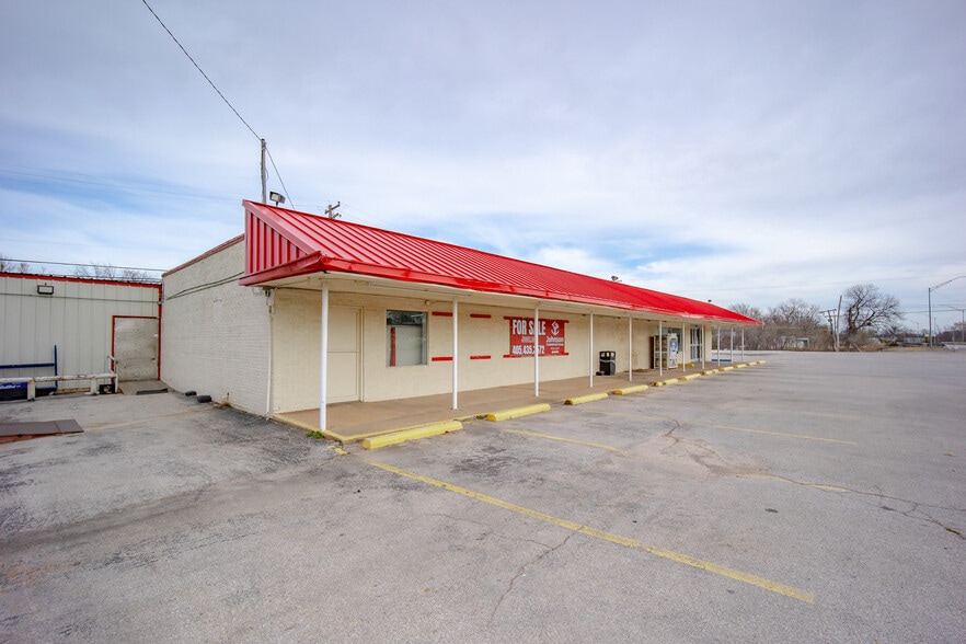 More Photos Of 1012 6th St, Maysville Supermarket For Sale