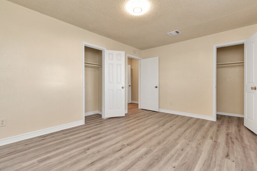 More Photos Of 6659 Brittmoore rd, Houston Multifamily For Sale