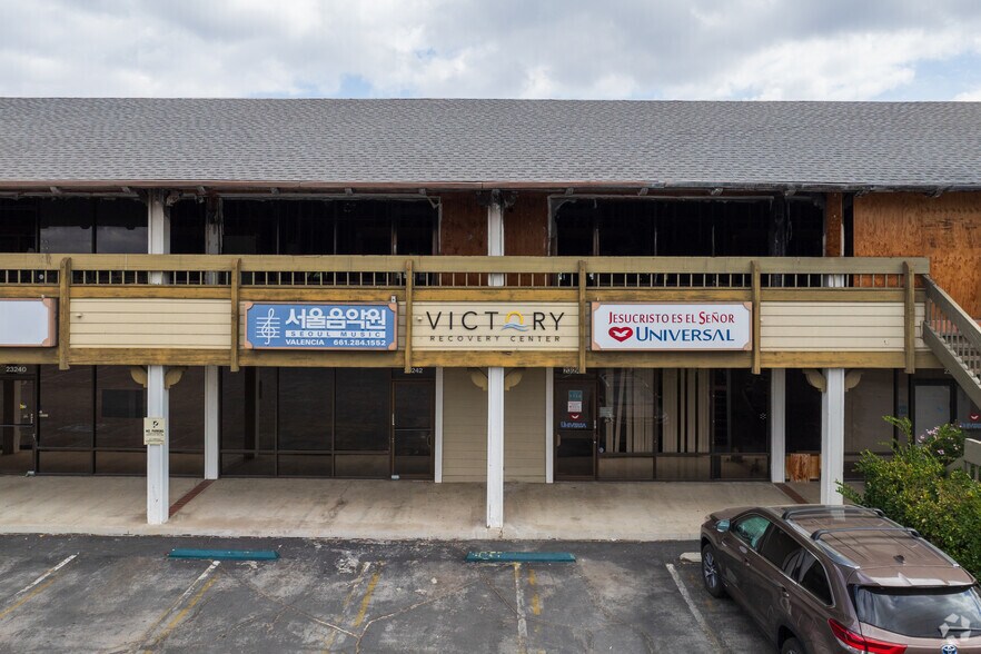 More Photos Of 23226-23254 Lyons Ave, Newhall Storefront Retail Office For Sale