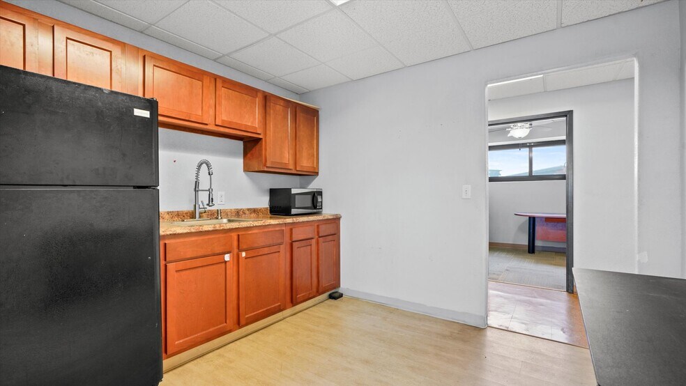 More Photos Of 1900 US 69, Excelsior Springs Warehouse For Sale