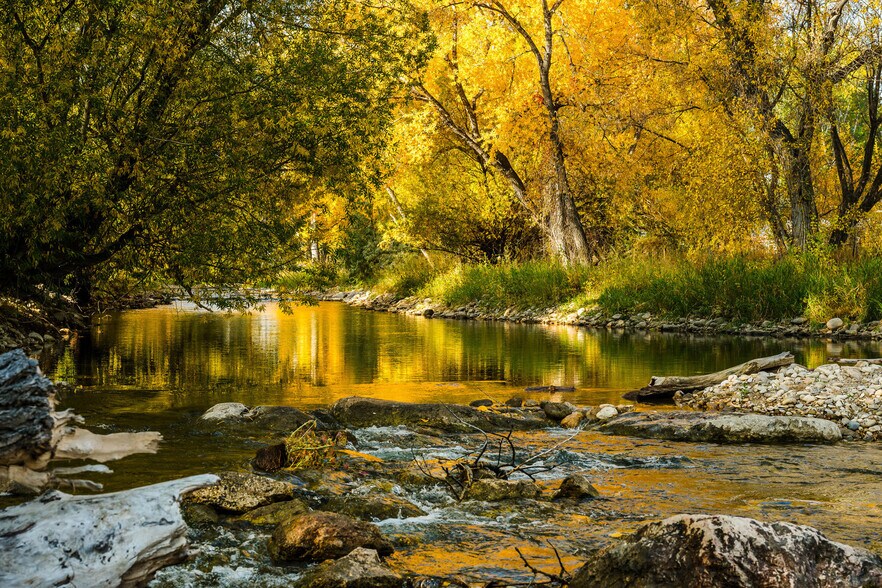 More Photos Of 100 US-14, Dayton Service For Sale