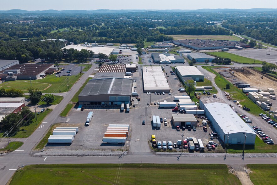 More Photos Of 216 Hartmann Dr, Lebanon Distribution For Lease