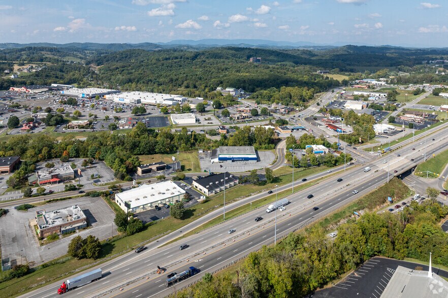 More Photos Of 3177 Linden Dr, Bristol Storefront For Lease