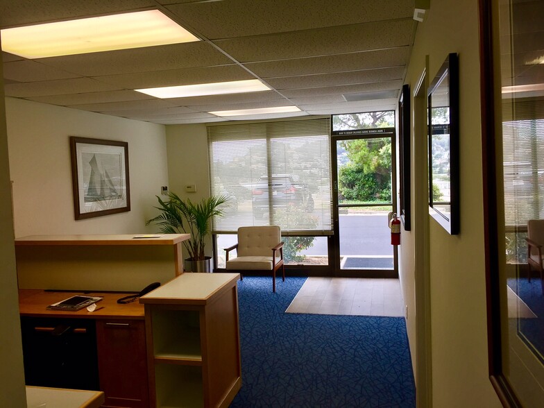 More Photos Of 100 N Hill Dr, Brisbane Light Manufacturing For Lease