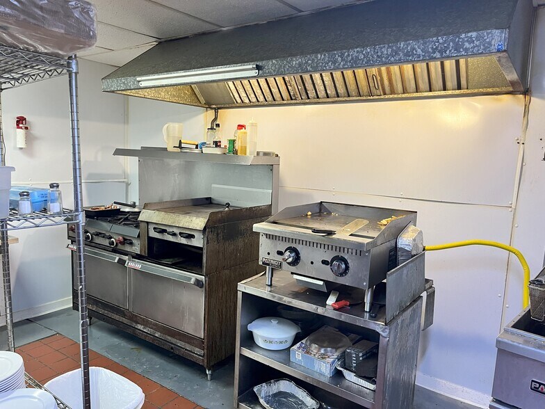 More Photos Of 1267 Elk Grove Rd, Benton Restaurant For Sale