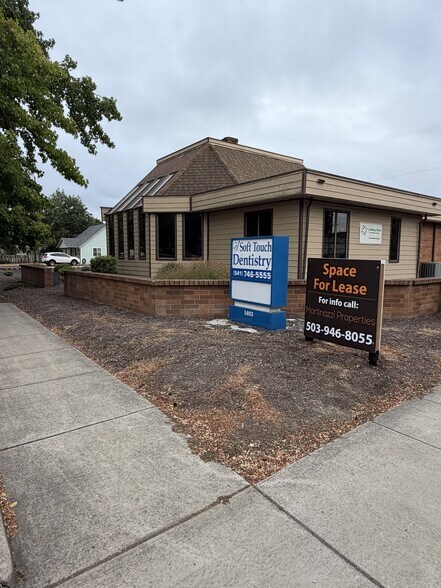 More Photos Of 1403 F St, Springfield Medical For Lease