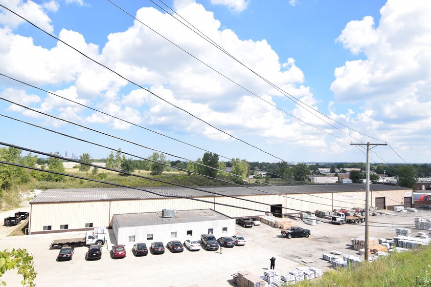 More Photos Of 5000 Van Epps Rd, Brooklyn Heights Warehouse For Lease