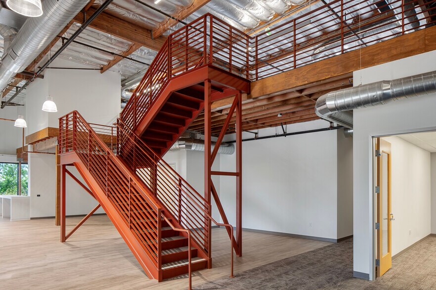 More Photos Of 2641 La Mirada Dr, Vista Manufacturing For Sale