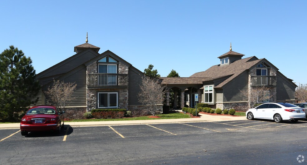 More Photos Of 4450 Westbrook Dr, Aurora Unknown For Lease