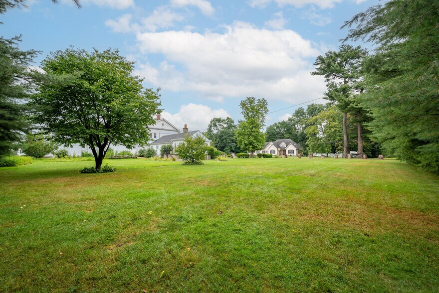 More Photos Of 135 Cooper St, Agawam Specialty For Sale