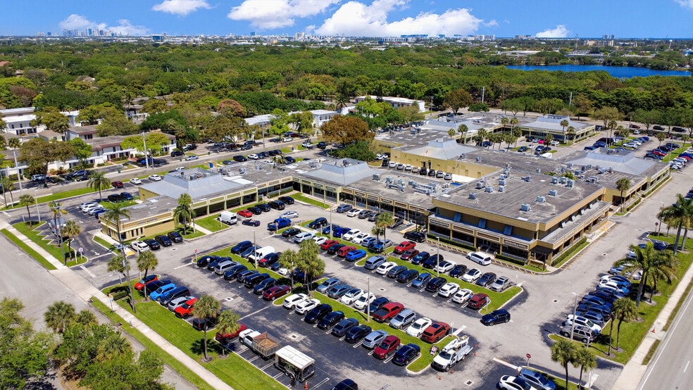 More Photos Of 3359-3399 Sheridan St, Hollywood Storefront For Lease