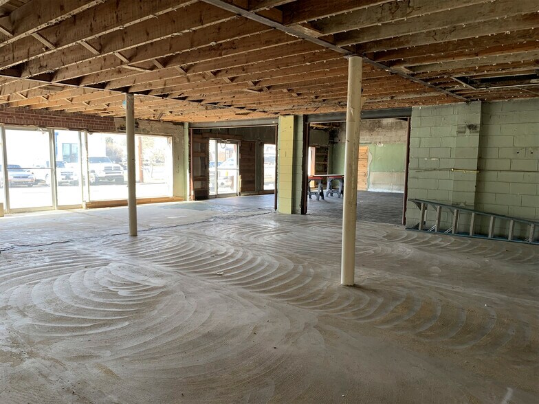 More Photos Of 741 Lila Ave, Milford Storefront For Sale