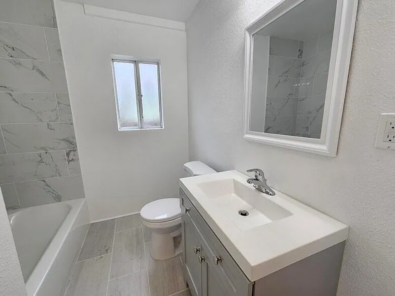 More Photos Of 2310 Elm Ave, Long Beach Apartments For Sale