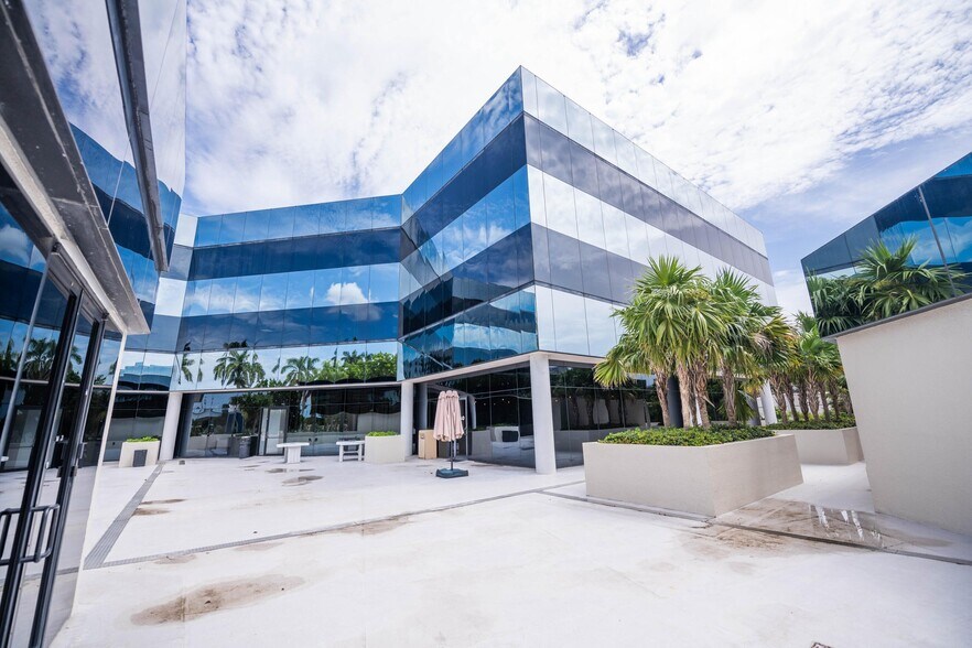 More Photos Of 4800 N Federal Hwy, Boca Raton Medical For Sale