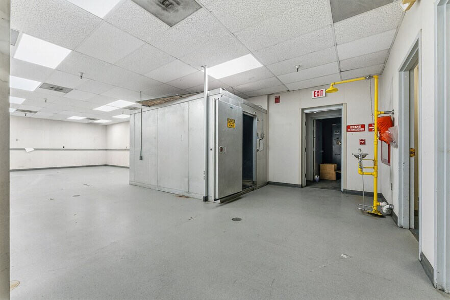 More Photos Of 501 Locust Ave, Fairmont Freestanding For Sale