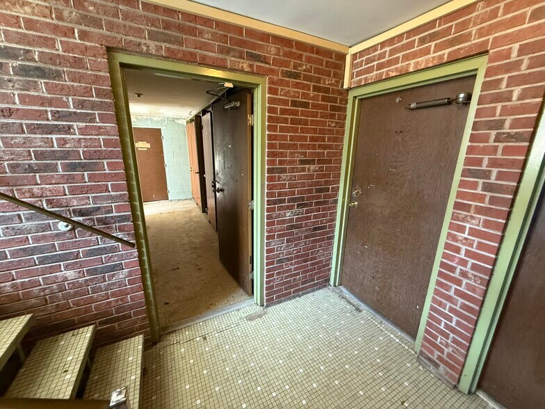 More Photos Of 944 Seton Ave, Cincinnati Apartments For Sale