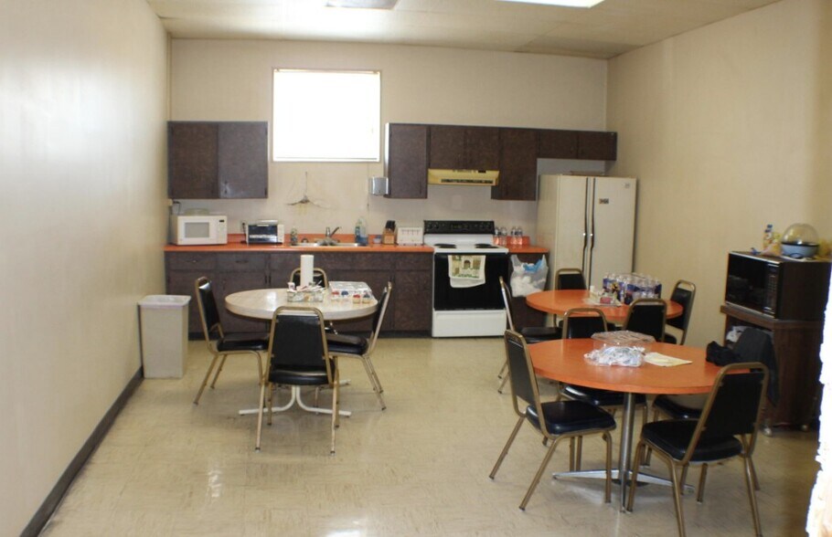 More Photos Of 230 Island St, Kingsport Flex For Sale