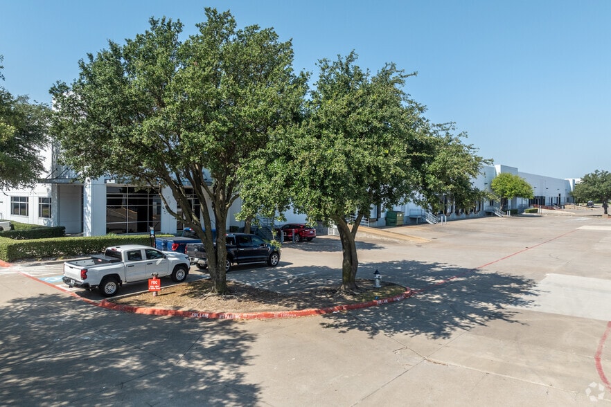 More Photos Of 3650 W Miller Rd, Garland Unknown For Lease