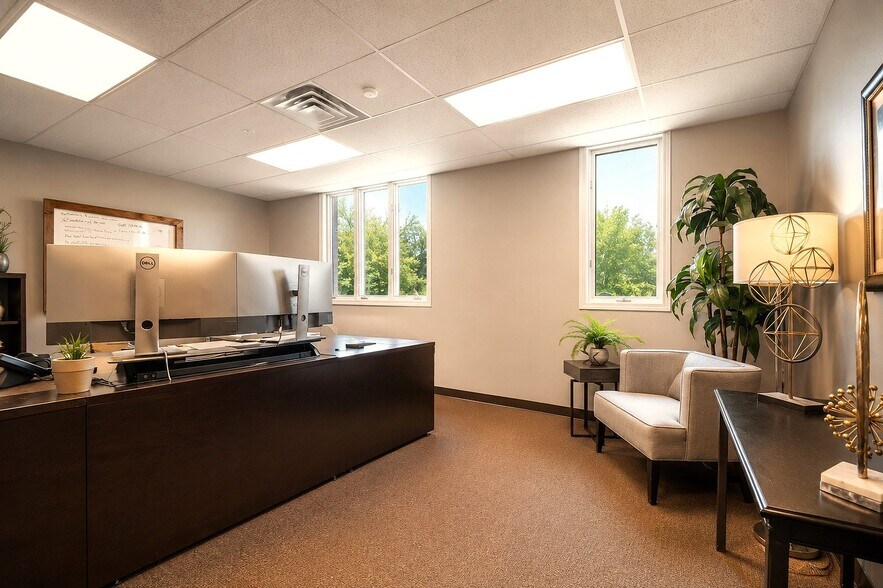 More Photos Of 850 W Bartlett Rd, Bartlett Medical For Sale
