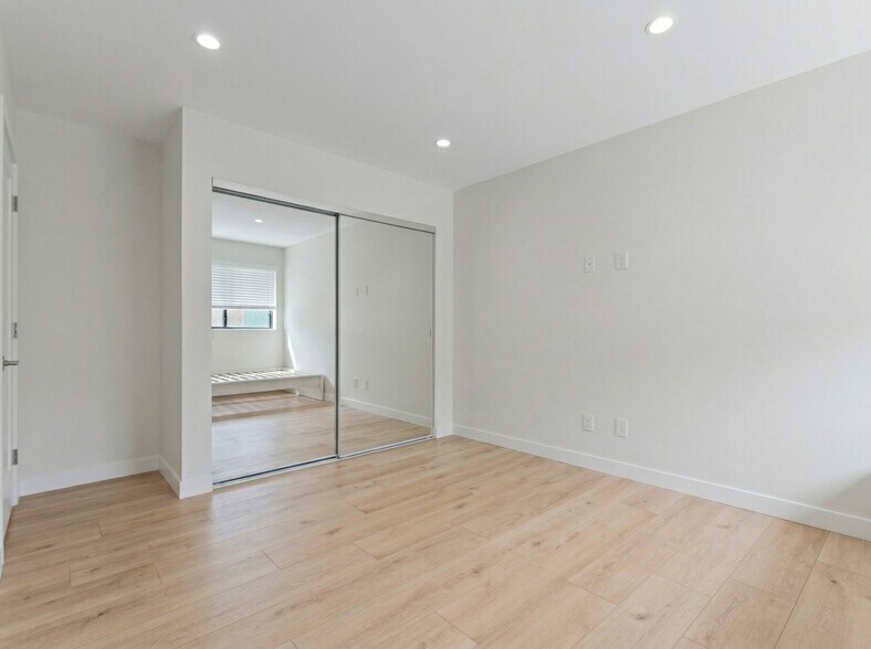More Photos Of 5075 Pickford St, Los Angeles Apartments For Sale