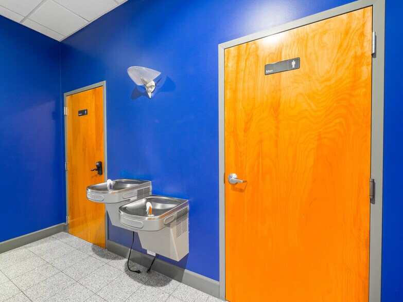More Photos Of 7350 Futures Dr, Orlando Office For Sale