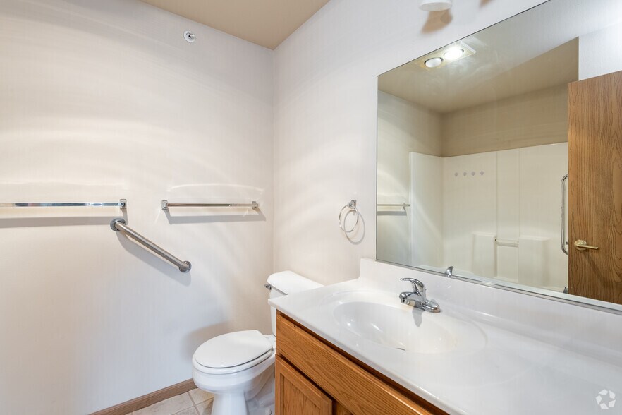 More Photos Of 2409 10th Ave, South Milwaukee Apartments For Sale