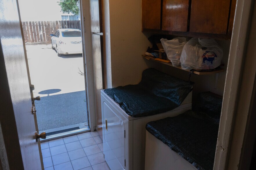 More Photos Of 1491-1499 Bellevue Rd, Atwater Apartments For Sale