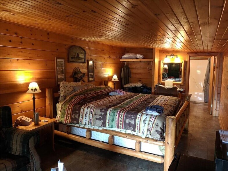 More Photos Of 23080 AR-5, Mountain View Specialty For Sale