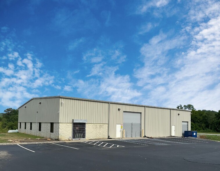 Primary Photo Of 3933 W Lamar Alexander Pky, Friendsville Warehouse For Sale