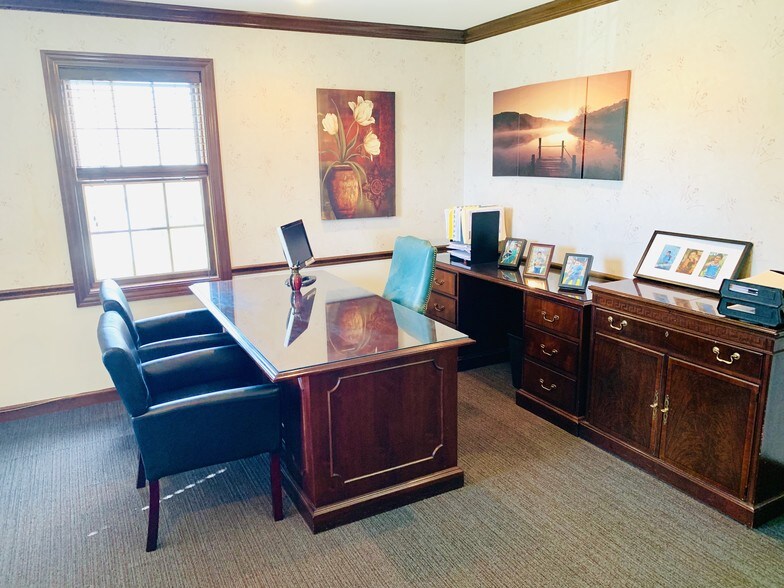 More Photos Of 1632 W Colonial Pky, Inverness Loft Creative Space For Lease