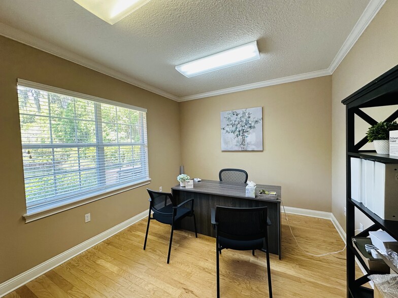 More Photos Of 6817 Southpoint Pky, Jacksonville Office For Lease