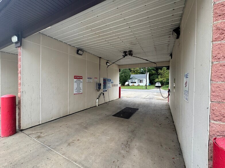 More Photos Of 611 W Liberty St, Wooster Freestanding For Sale