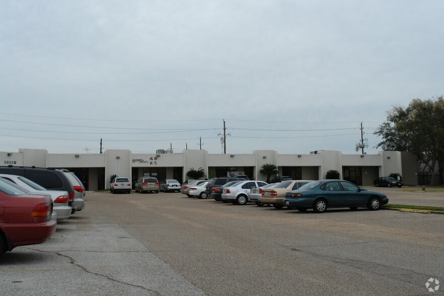 More Photos Of 5855 Sovereign Dr, Houston Office For Lease