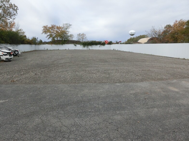 More Photos Of 16600 Crawford Ave, Country Club Hills Warehouse For Lease