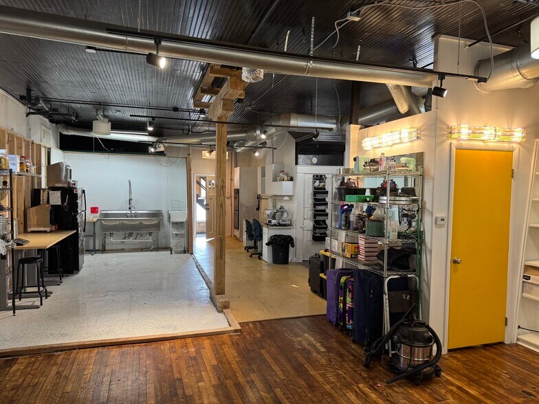 More Photos Of 81 N Mill St, Kansas City Storefront Retail Office For Sale