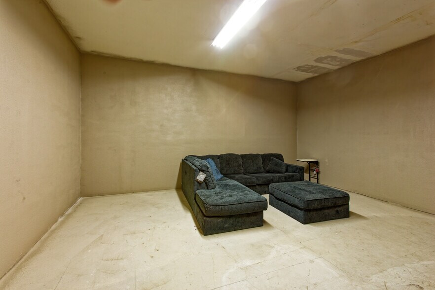 More Photos Of 112 Main St, Elma Flex For Sale