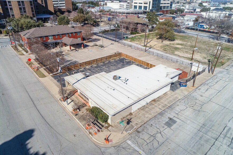 More Photos Of 1100 W Cannon St, Fort Worth Medical For Sale